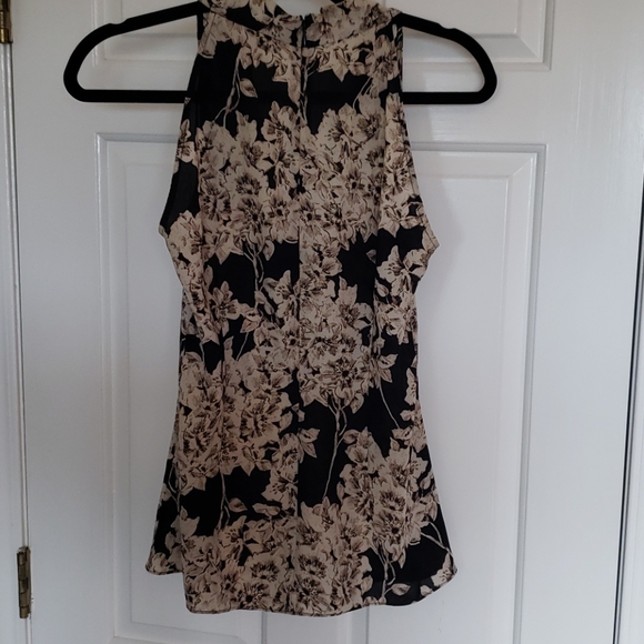 Top - Picture 2 of 3